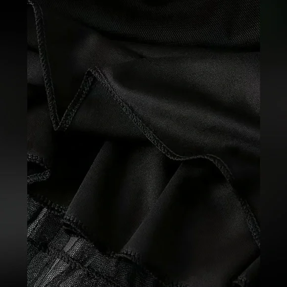 Luxe mesh asymmetrical hem maxi skirt - Picture 14 of 15